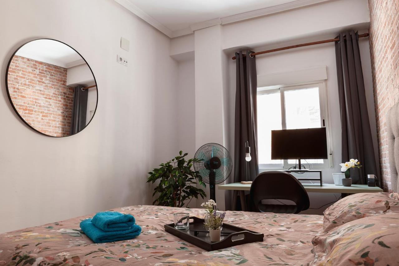 Luxury Artistic Digital Nomad 2 Bedroom W/Terrace Valencia Luaran gambar